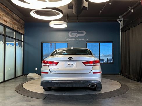 Used 2020 Kia Optima LX image 4