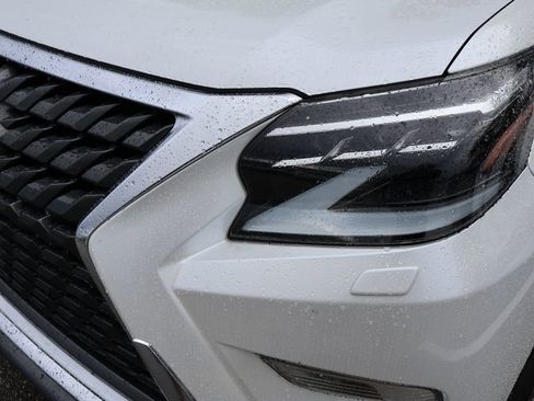 Used 2023 Lexus GX 460 Premium w/ Accessory Package AWD/4WD image 3