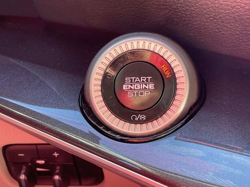 Used 2024 Jeep Wagoneer L Base w/ Premium Group I image 26