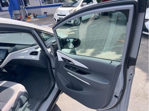 Used 2020 Chevrolet Bolt LT FWD image 10