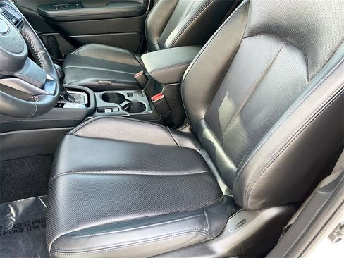 Used 2025 Subaru Forester Limited image 18