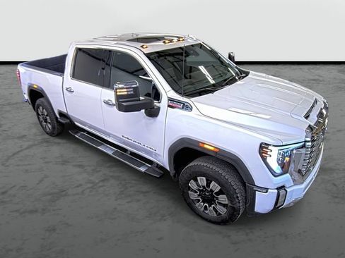 Used 2024 GMC Sierra 2500 Denali w/ Denali Reserve Package AWD/4WD image 5