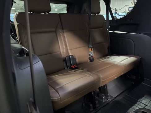 Used 2021 Chevrolet Suburban High Country image 20