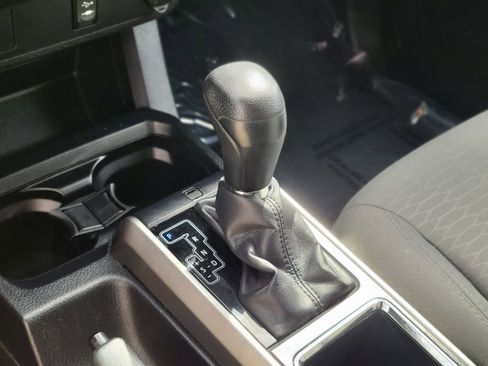 Used 2017 Toyota Tacoma SR5 image 21