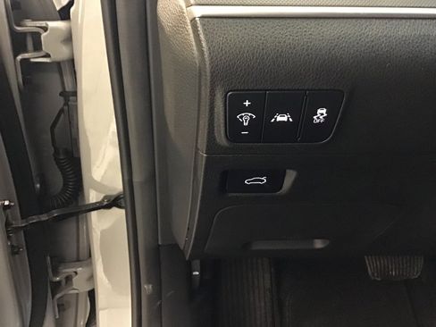 Used 2023 Kia K5 GT-Line image 35