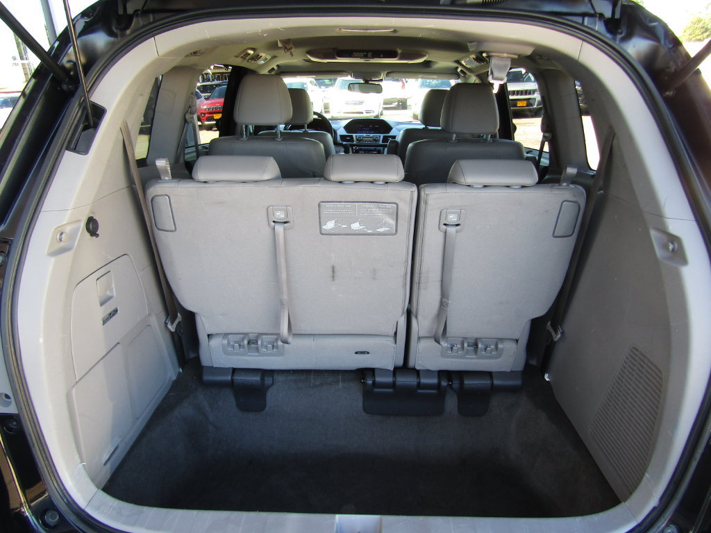 Used 2016 Honda Odyssey Touring Elite image 32