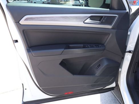 Used 2020 Volkswagen Atlas Cross Sport SE w/ Panoramic Sunroof Package AWD/4WD image 10