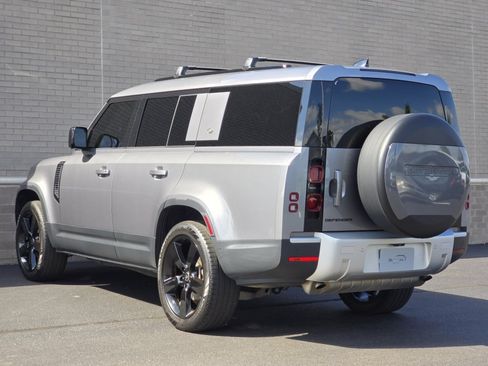 Used 2023 Land Rover Defender 130 S image 5