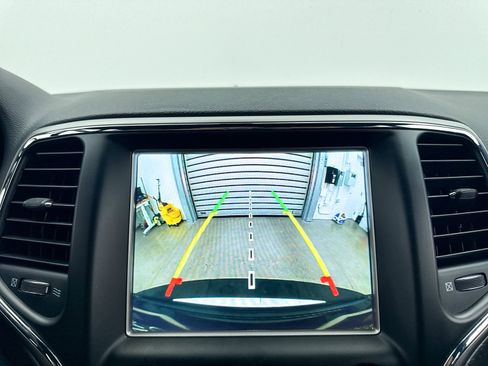 Used 2018 Jeep Grand Cherokee Altitude image 7