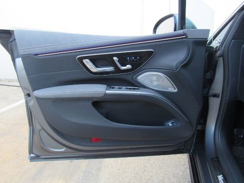 Used 2023 Mercedes-Benz EQS 580 4MATIC image 15