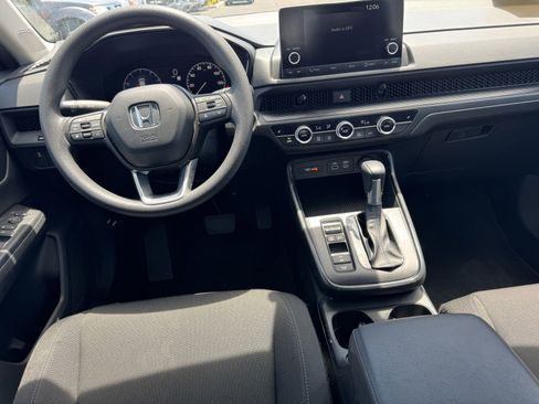Used 2025 Honda CR-V EX image 13