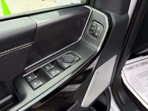 Used 2025 Ford F150 Lightning Platinum AWD/4WD image 26