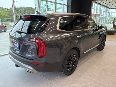 Certified 2021 Kia Telluride SX w/ Towing Package AWD/4WD image 3