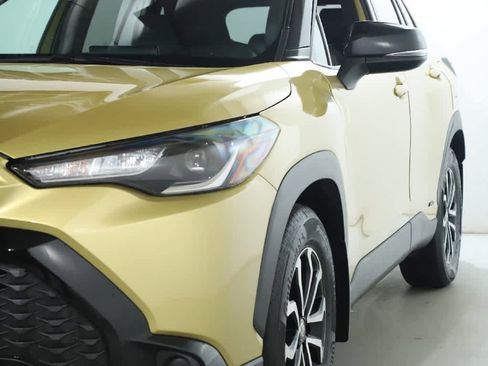 Used 2023 Toyota Corolla Cross SE image 4