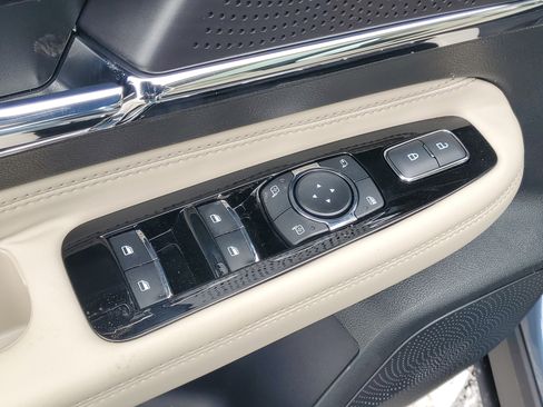 New 2026 Lincoln Corsair Premiere image 10