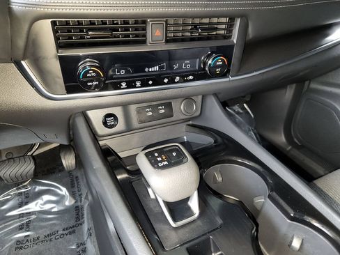 Used 2026 Nissan Rogue SV FWD image 21