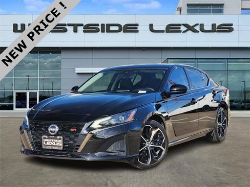Used 2023 Nissan Altima 2.5 SR image 1