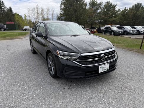 Used 2023 Volkswagen Jetta SE FWD image 7