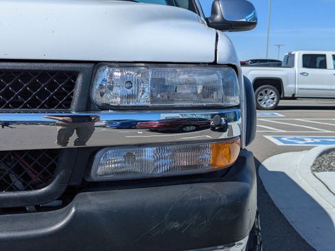 Used 2002 Chevrolet Silverado 2500 LS w/ Off-Road Skid Plate Pkg AWD/4WD image 36