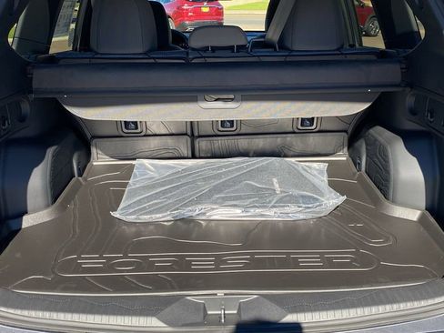 Used 2025 Subaru Forester Premium image 11