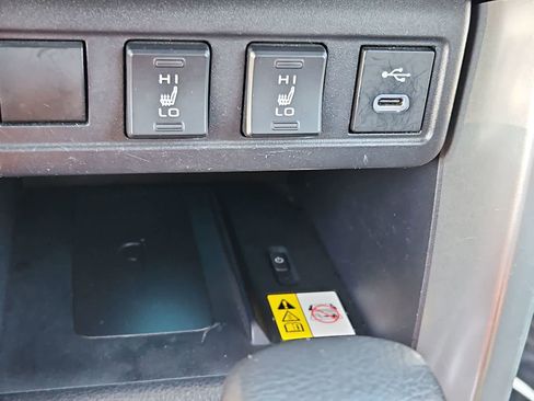 Used 2023 Toyota Corolla Cross XLE image 30