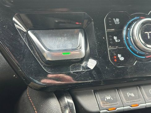 Used 2024 GMC Sierra 1500 AT4 w/ Technology Package image 48