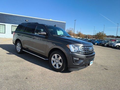 Used 2019 Ford Expedition XLT w/ Equipment Group 202A image 7
