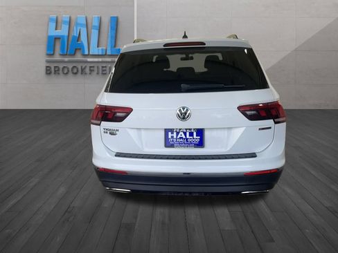 Certified 2020 Volkswagen Tiguan SE image 5