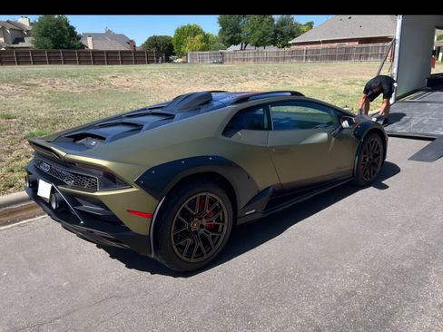 Used 2024 Lamborghini Huracan Sterrato image 6