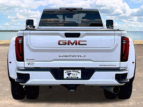 Used 2024 GMC Sierra 3500 Denali w/ Denali Reserve Package AWD/4WD image 7