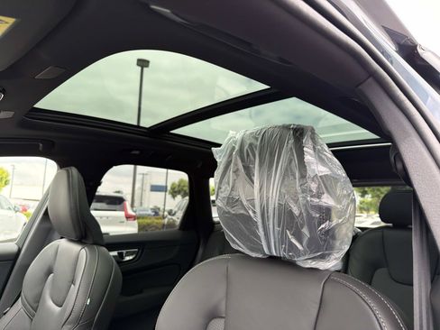 New 2026 Volvo XC60 T8 Ultra w/ Climate Package PRO AWD/4WD image 24