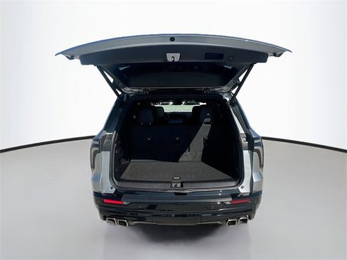 Used 2024 Chevrolet Traverse RS image 28