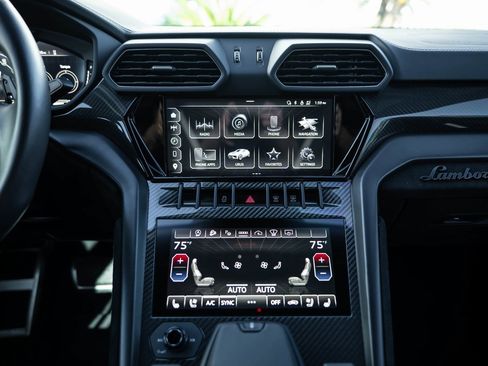 Used 2023 Lamborghini Urus Performante image 36