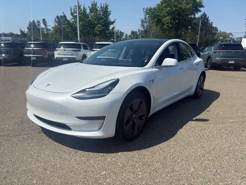 Used 2020 Tesla Model 3 Standard Range Plus RWD image 1