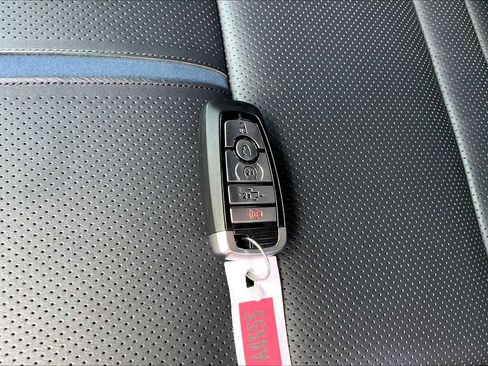 Used 2025 Ford F150 Platinum image 25