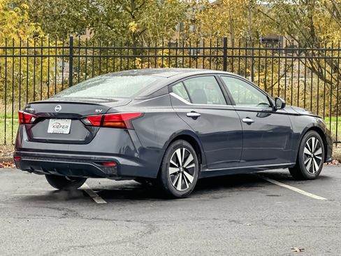 Used 2022 Nissan Altima 2.5 SV image 4