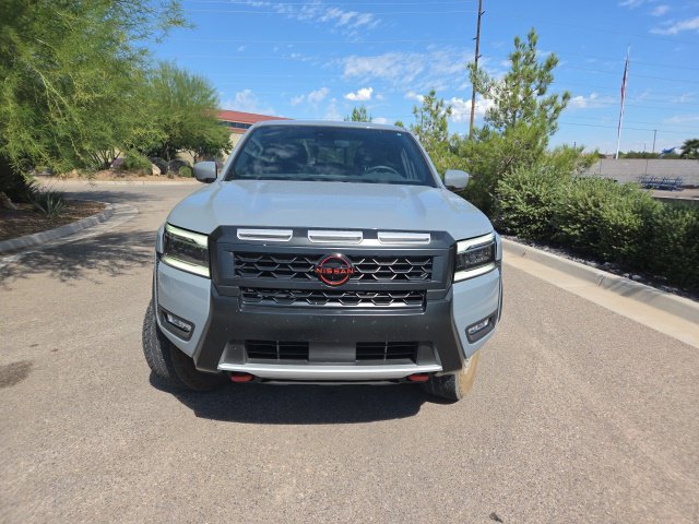 Used 2025 Nissan Frontier PRO-4X AWD/4WD image 2