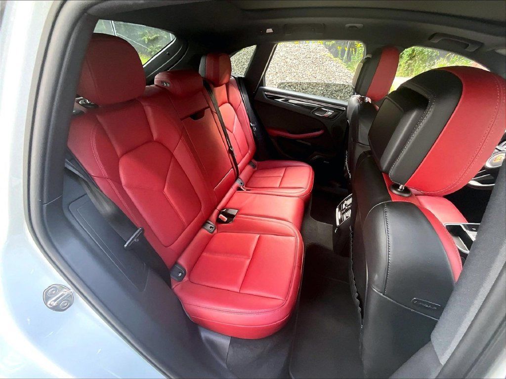 Certified 2026 Porsche Macan S AWD/4WD image 21