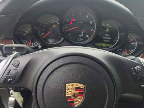 Used 2013 Porsche Panamera image 9