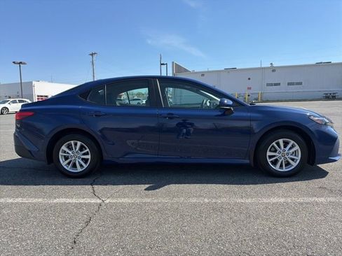 Used 2025 Toyota Camry LE image 10