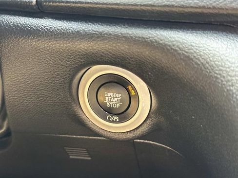 Used 2019 Chrysler Pacifica Touring-L Plus w/ S Appearance Package FWD image 27