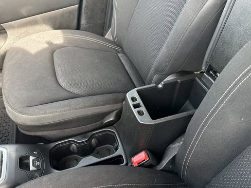 Used 2023 Jeep Renegade Altitude image 25