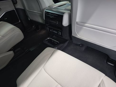 New 2026 Jeep Grand Wagoneer Limited AWD/4WD image 12