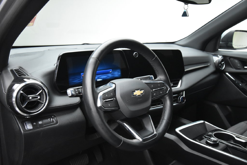 Used 2026 Chevrolet Equinox LT FWD image 12