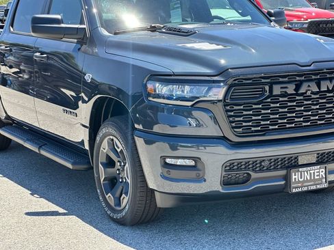 New 2026 RAM 1500 Express AWD/4WD image 9