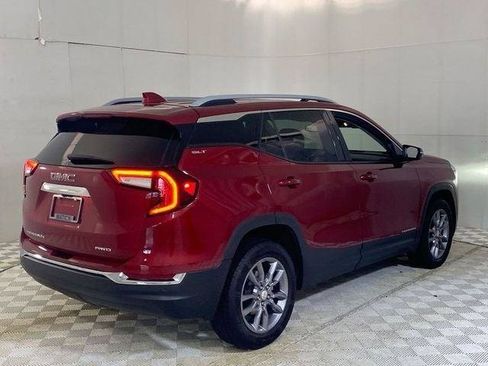 Used 2024 GMC Terrain SLT AWD/4WD image 20