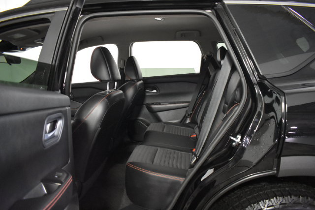 Certified 2025 Nissan Rogue SV AWD/4WD image 29