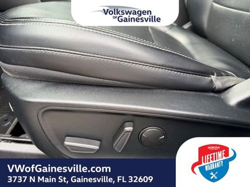 Used 2020 Ford Escape SE Sport image 18