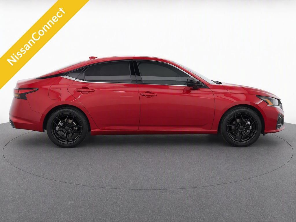 Used 2024 Nissan Altima 2.5 SR w/ SR Premium Package AWD/4WD image 8