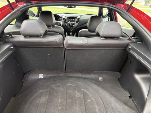 Used 2016 Hyundai Veloster Turbo FWD image 17